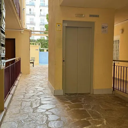 Apartsalou Priorat * Salou